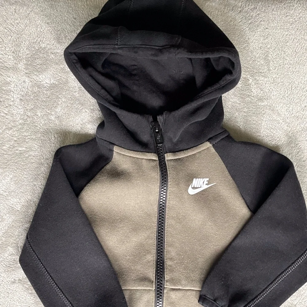 Nike Zip Up Kids Size 12 Months